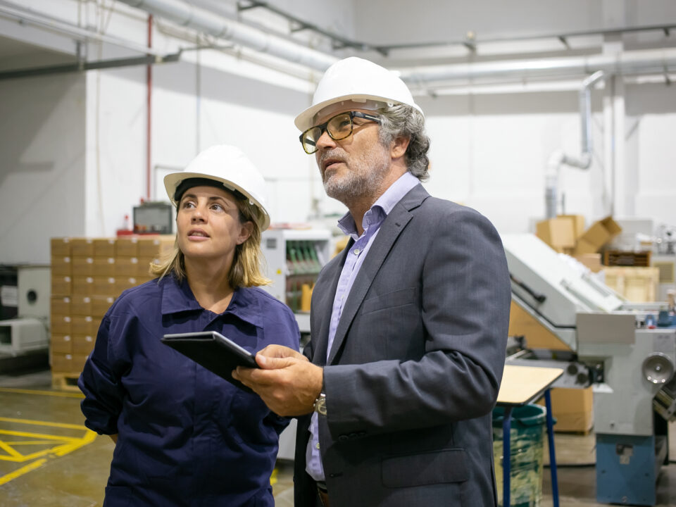 Riscos Trabalhistas na Indústria 4.0: O Que Diz a Lei Sobre Automação no Trabalho