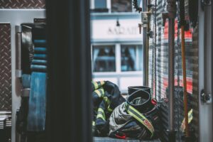 NR-6 e a Obrigatoriedade do Uso de EPIs: Protegendo a Saúde e Segurança no Trabalho