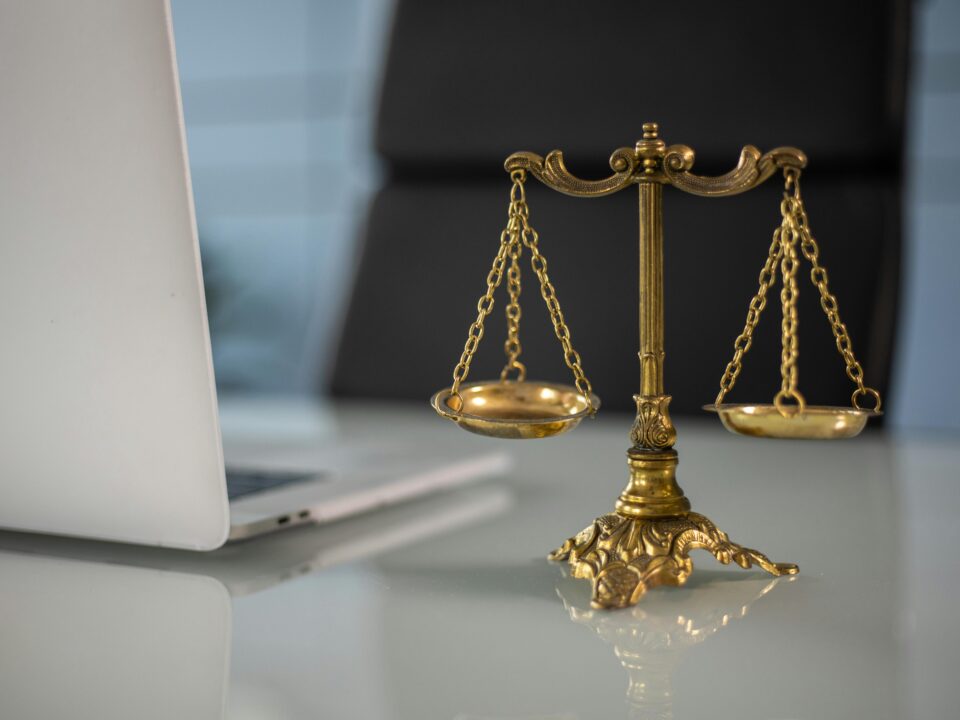 A Importância da Assessoria Jurídica para Contratos B2B