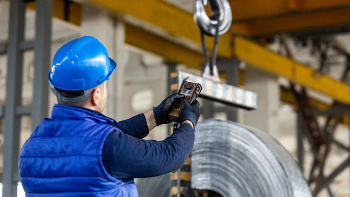 Segurança na Operação de Pontes Rolantes e Talhas