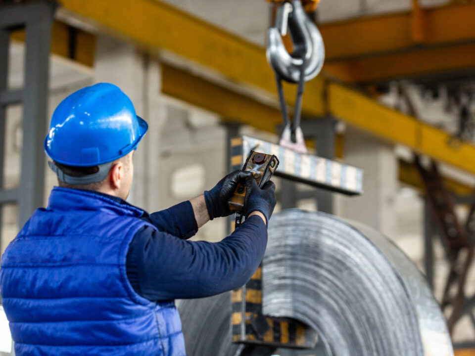 Segurança na Operação de Pontes Rolantes e Talhas